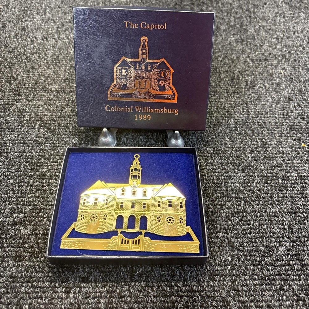 Vtg~Colonial Williamsburg~Christmas Ornament~The Capitol~1989